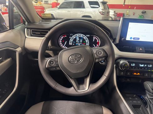 Certified 2025 Toyota RAV4 XLE w/ Convenience Package FWD image 9