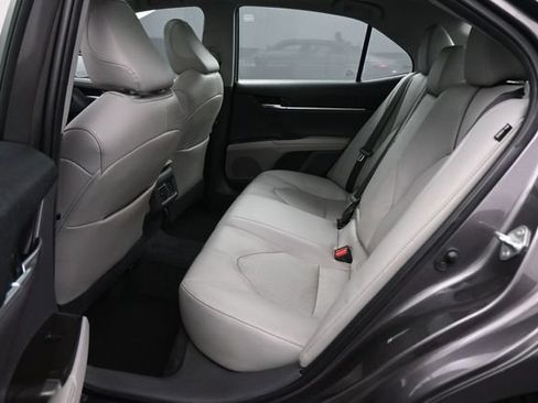 Used 2021 Toyota Camry XLE FWD image 23