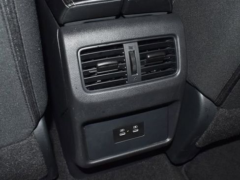 Used 2025 Nissan Rogue SV image 30