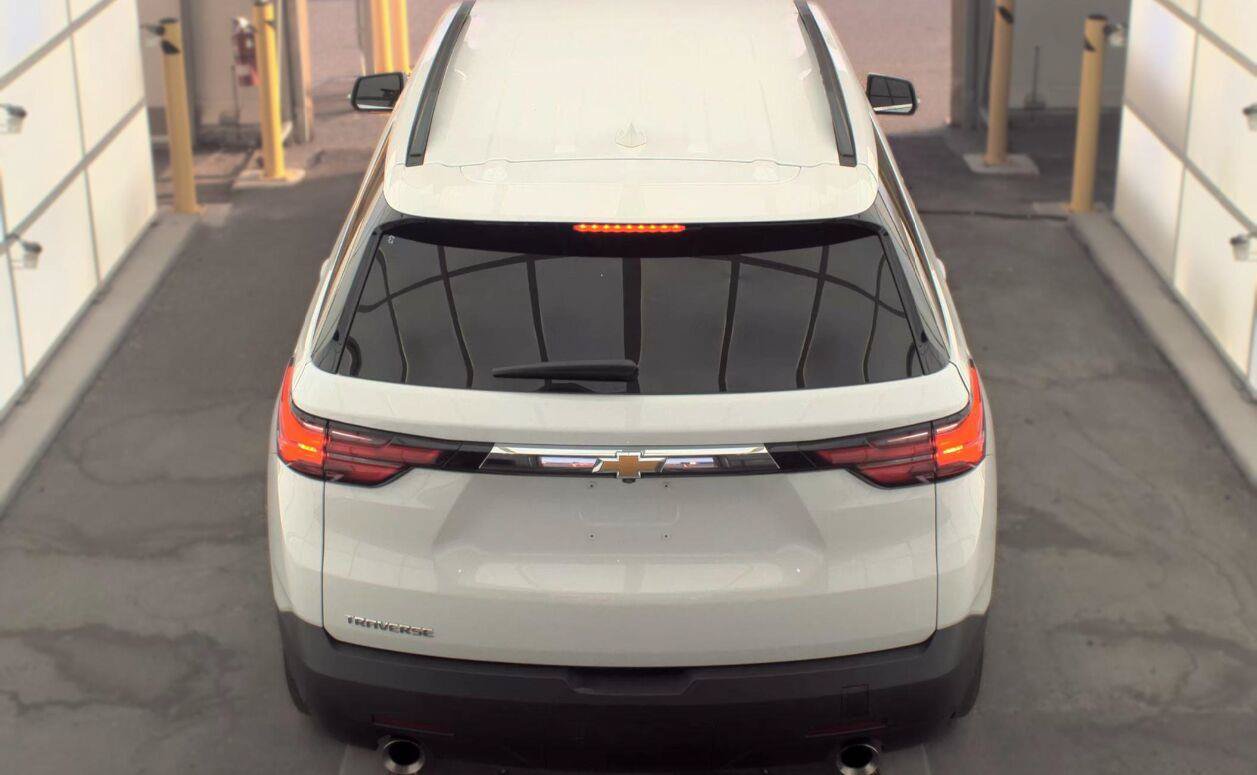 Used 2023 Chevrolet Traverse LT FWD image 19