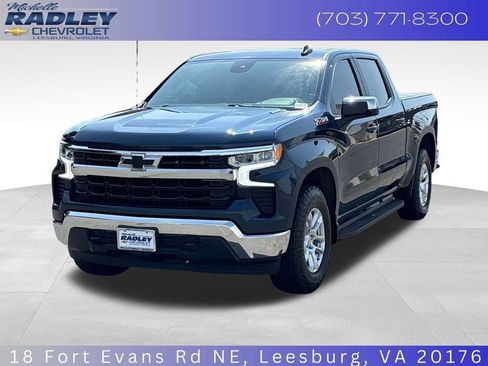 Used 2022 Chevrolet Silverado 1500 LT w/ Z71 Off-Road Package AWD/4WD image 1