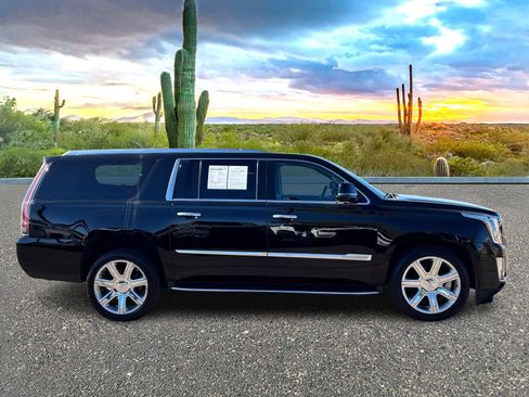 Used 2020 Cadillac Escalade ESV Luxury image 8