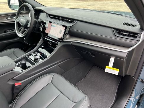 New 2026 Jeep Grand Cherokee Limited image 9