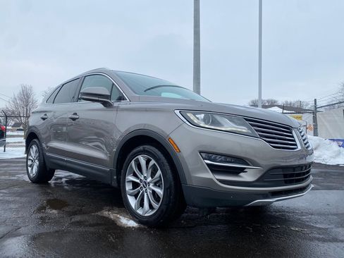 Used 2017 Lincoln MKC Select image 28