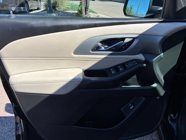 Used 2022 Chevrolet Traverse LT AWD/4WD image 18