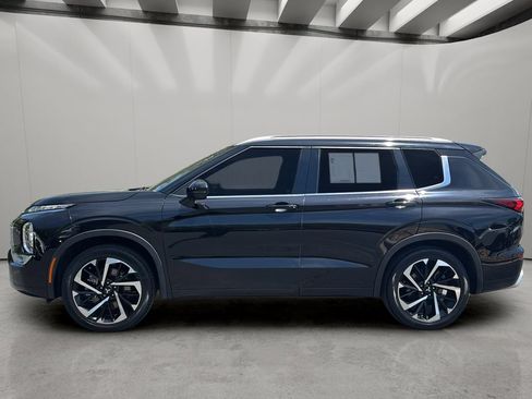 Used 2023 Mitsubishi Outlander SEL FWD image 2