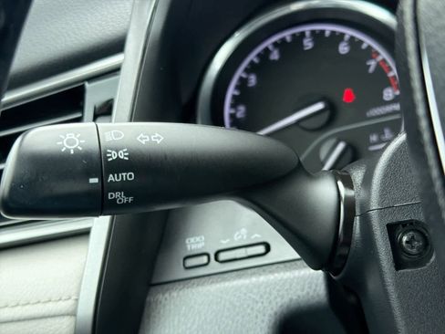 Used 2019 Toyota Camry SE image 27