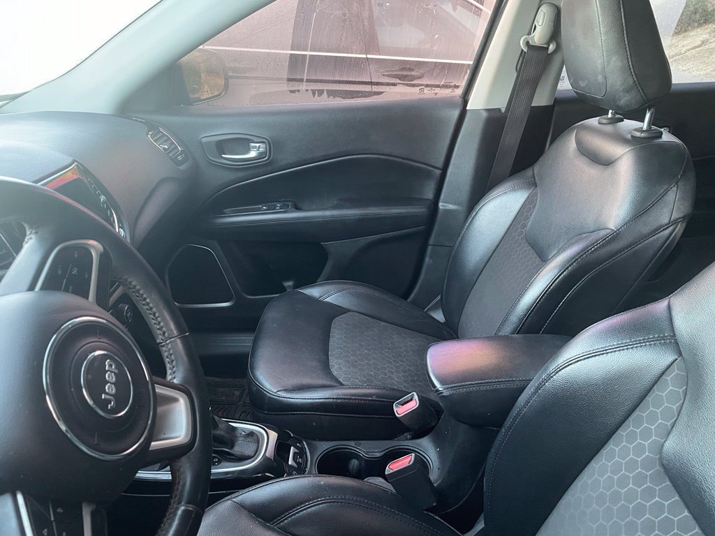 Used 2018 Jeep Compass Latitude w/ Popular Equipment Group FWD image 11