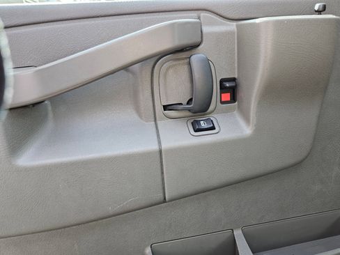 Used 2024 GMC Savana 2500 w/ Driver Convenience Package image 17