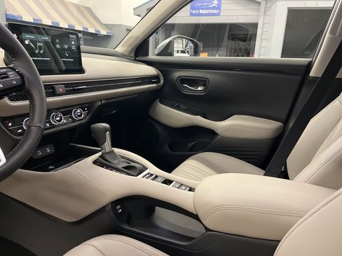 Used 2026 Honda HR-V EX-L image 13