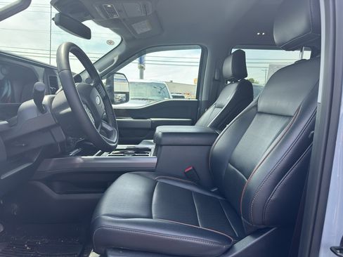 Used 2025 Ford F350 Lariat AWD/4WD image 9