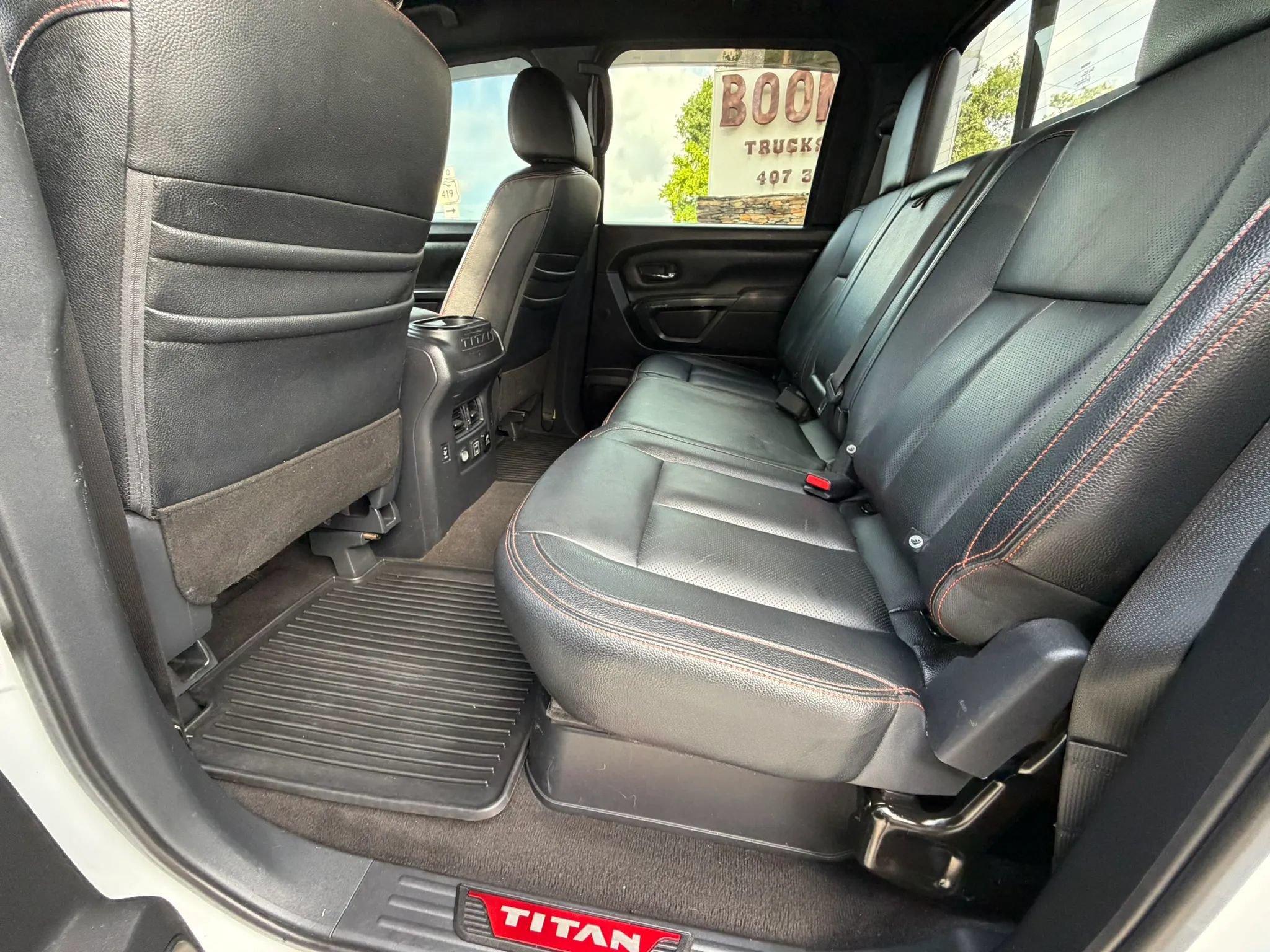 Used 2020 Nissan Titan PRO-4X w/ Pro-4x Convenience Package AWD/4WD image 36