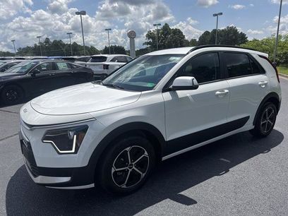 New 2025 Kia Niro EX