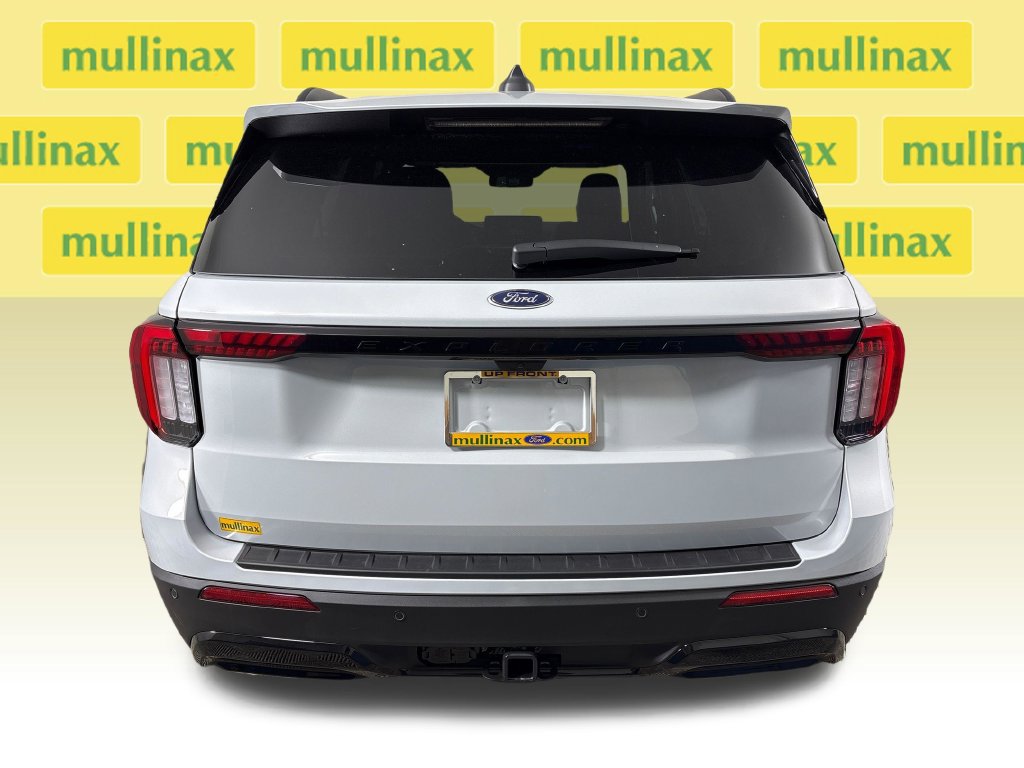 New 2026 Ford Explorer ST-Line w/ ST-Line Street Pack RWD image 8