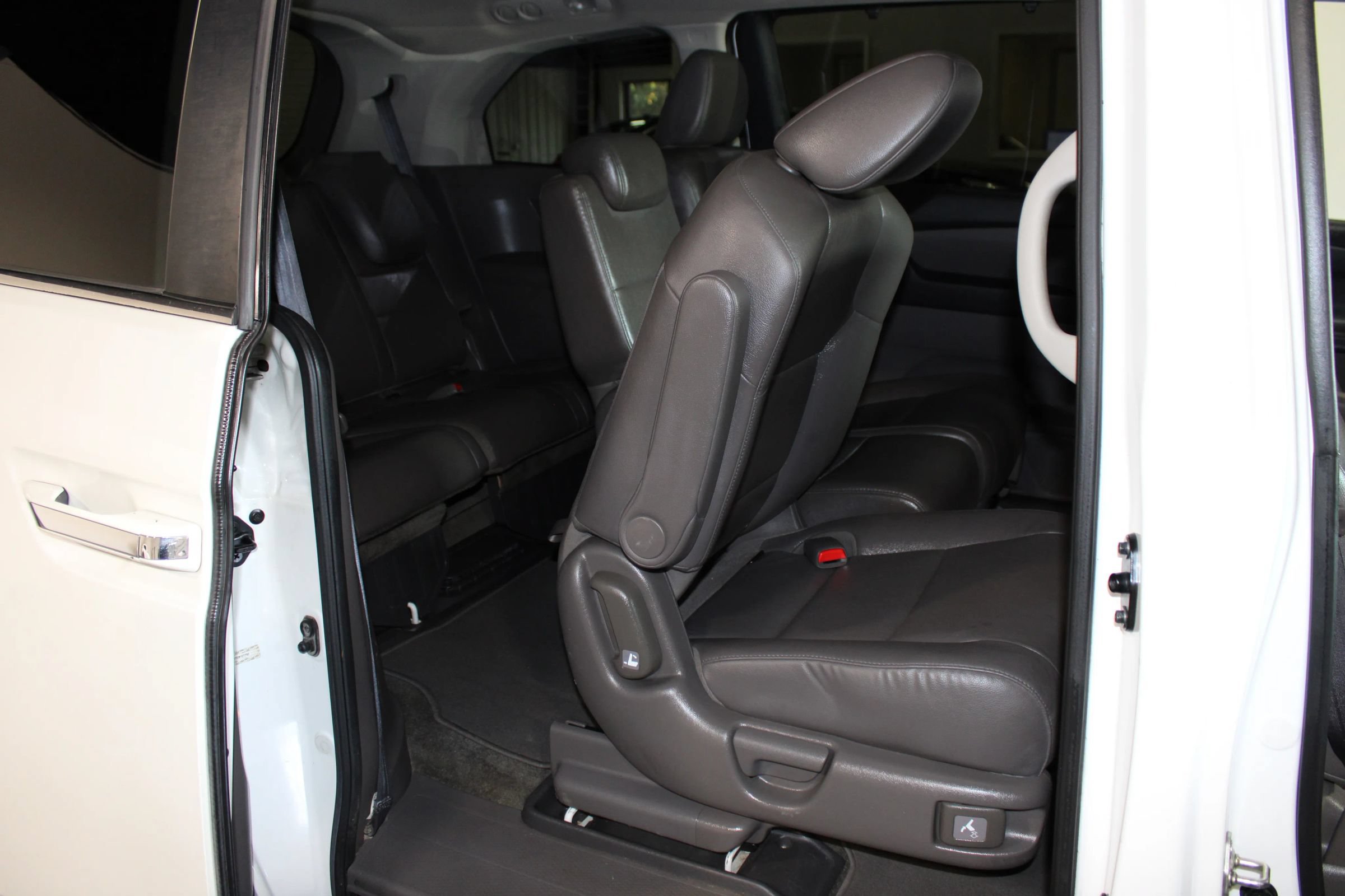 Used 2016 Honda Odyssey EX-L image 36