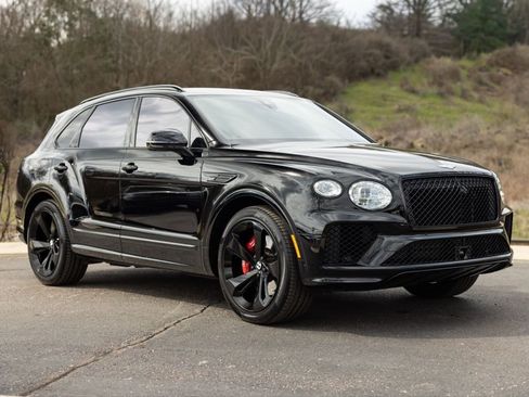 Certified 2025 Bentley Bentayga AWD/4WD image 14