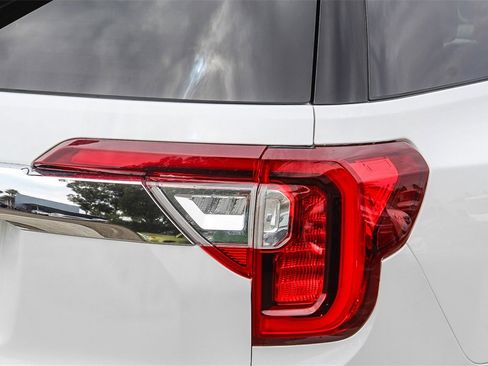 Used 2023 GMC Acadia SLT image 7