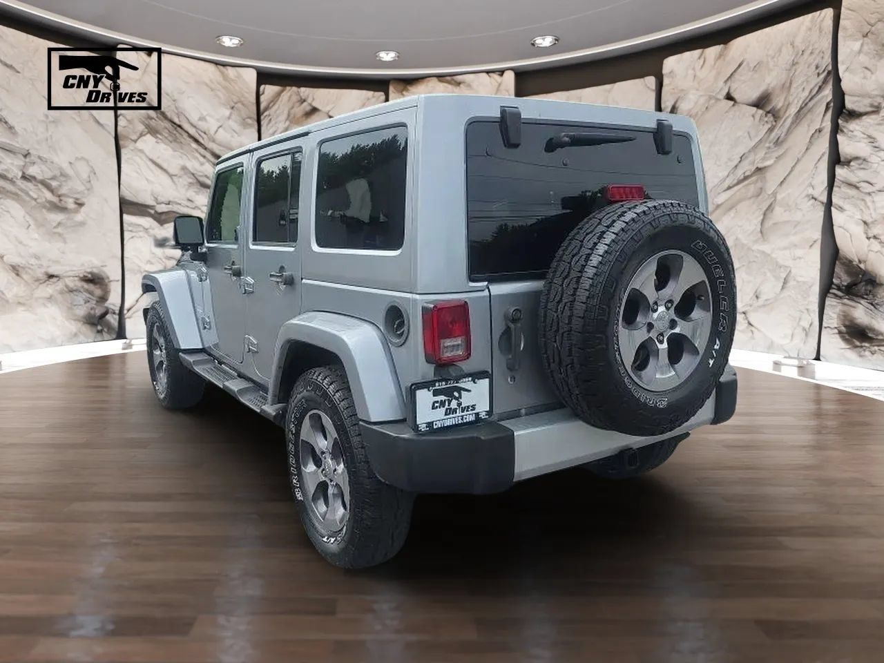 Used 2015 Jeep Wrangler Unlimited Sahara w/ Dual Top Group AWD/4WD image 7