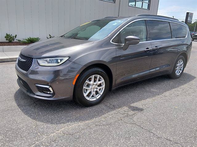 Used 2022 Chrysler Pacifica Touring-L FWD image 7