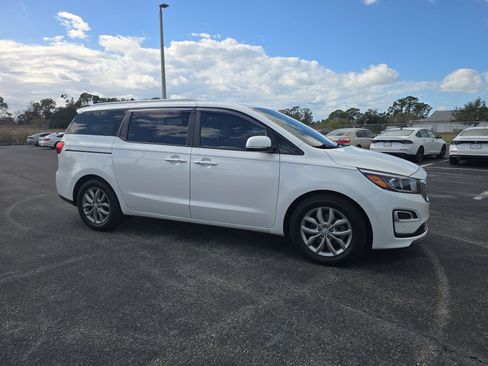 Used 2020 Kia Sedona EX image 2