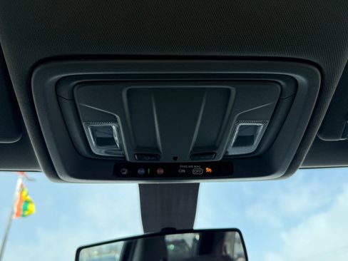 Used 2022 GMC Sierra 2500 SLE image 36