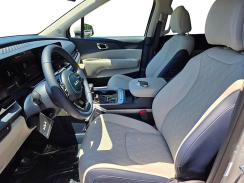New 2026 Kia Carnival EX FWD image 18