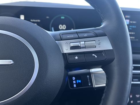 Used 2025 Hyundai Tucson Limited image 24