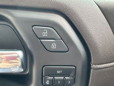 Used 2022 Chevrolet Silverado 3500 LTZ image 13