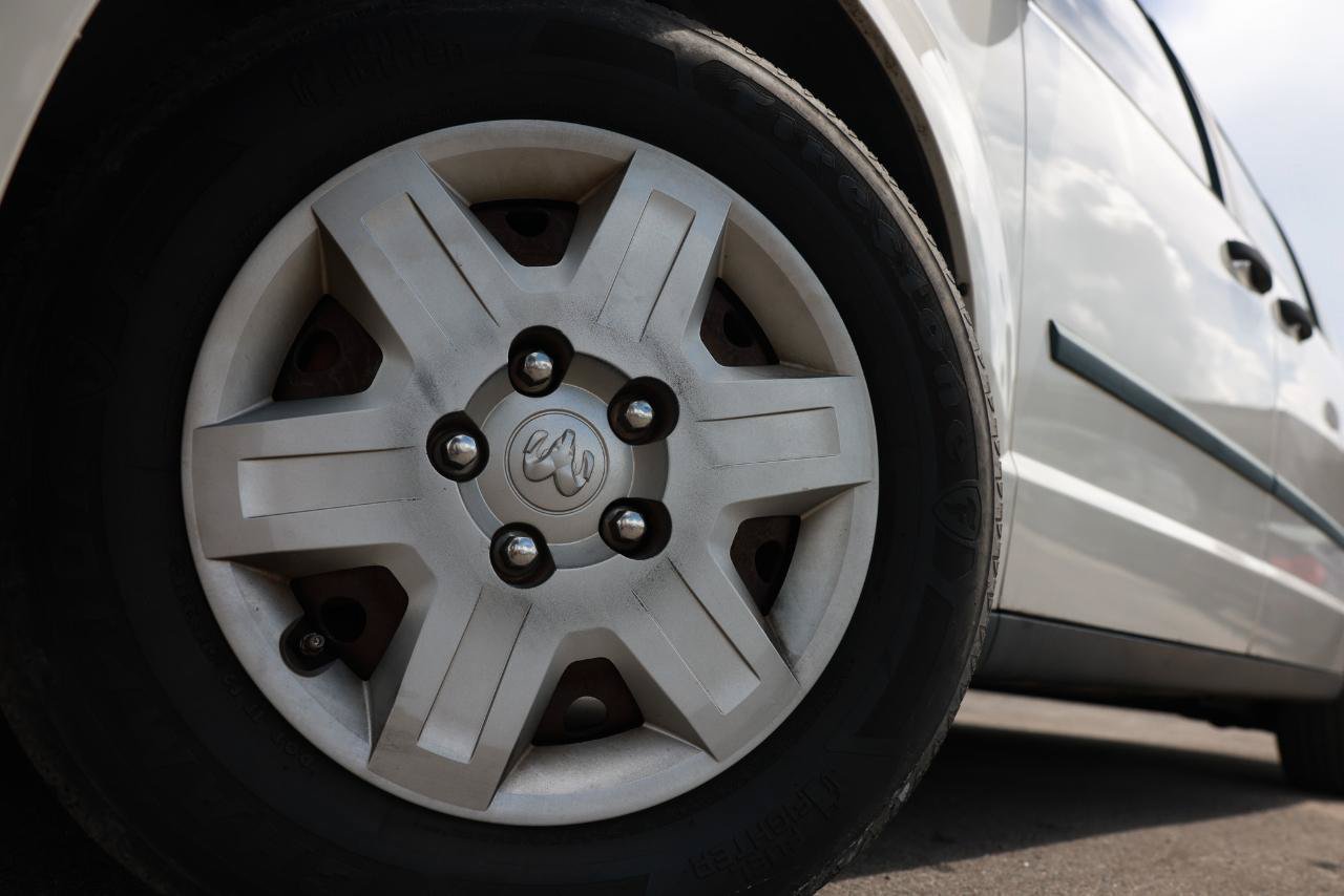 Used 2008 Dodge Grand Caravan SE FWD image 29