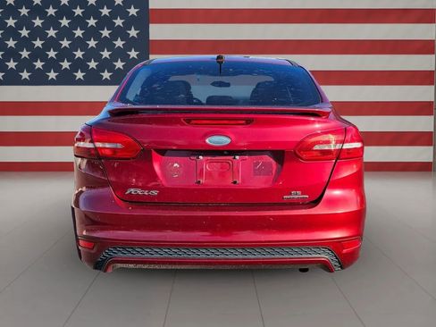 Used 2016 Ford Focus SE w/ SE Sport Package image 6