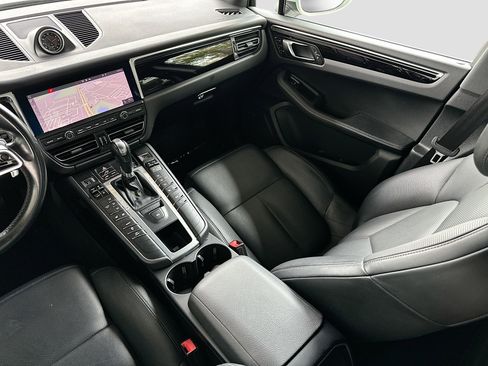 Used 2020 Porsche Macan S image 25