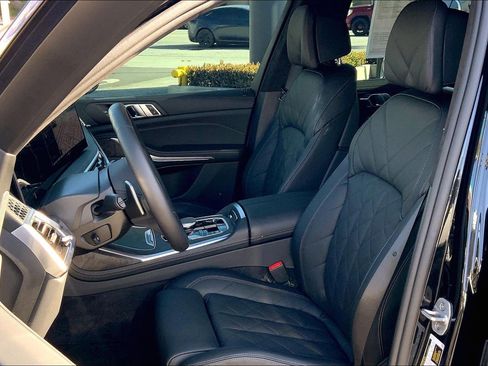 Used 2026 BMW X7 xDrive40i w/ M Sport Package image 8