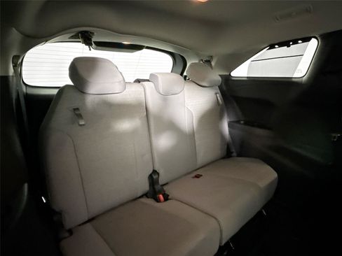 Certified 2026 Toyota Sienna LE FWD image 37