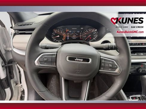 Used 2025 Jeep Compass Limited AWD/4WD image 15