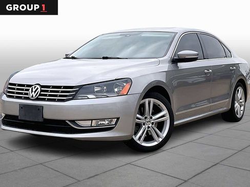 Used 2014 Volkswagen Passat 1.8T SEL Premium image 1