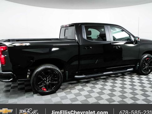 Used 2023 Chevrolet Silverado 1500 RST w/ Redline Edition AWD/4WD image 2