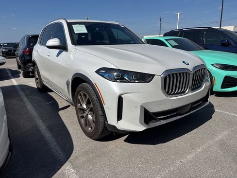 Certified 2025 BMW X5 sDrive40i w/ Climate Comfort Package image 2