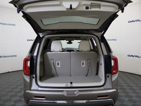 Used 2022 GMC Acadia Denali w/ Denali Ultimate Package image 8