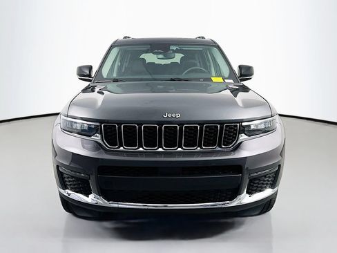 Used 2023 Jeep Grand Cherokee L Limited AWD/4WD image 2