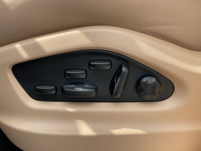 Used 2023 Porsche Cayenne AWD/4WD image 4