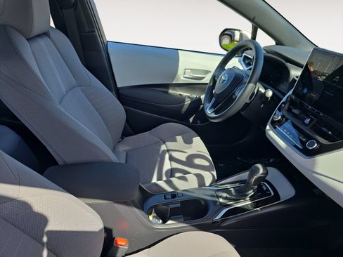 Certified 2026 Toyota Corolla SE w/ SE Package FWD image 15