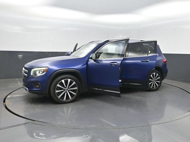 Used 2020 Mercedes-Benz GLB 250 w/ Premium Package image 37