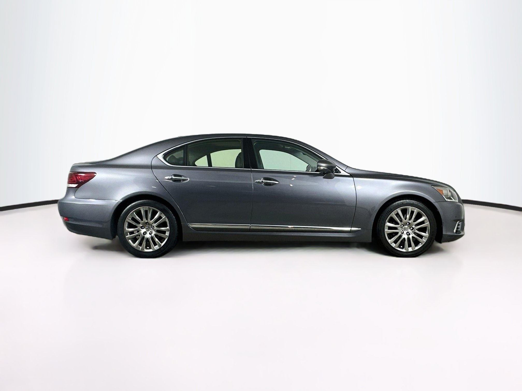 Used 2016 Lexus LS 460 w/ Comfort Package RWD image 10