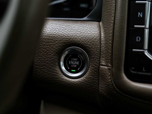 Used 2021 GMC Yukon Denali w/ Advanced Technology Package AWD/4WD image 21