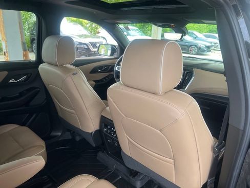 Used 2023 Chevrolet Traverse Premier w/ LPO, Floor Liner Package AWD/4WD image 16