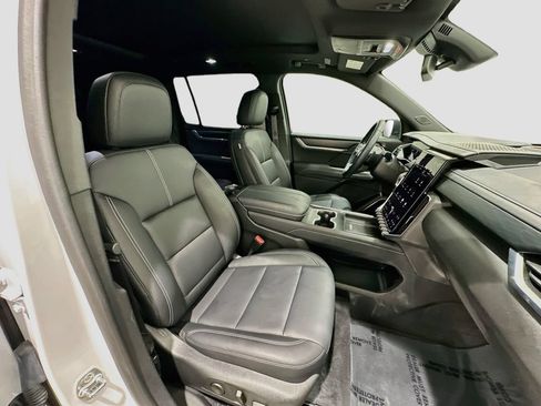 Used 2024 GMC Acadia Elevation w/ Luxury Package FWD image 28