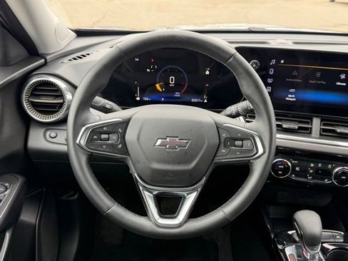 Used 2025 Chevrolet Trax ACTIV image 33