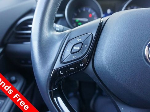 Used 2018 Toyota C-HR XLE image 4