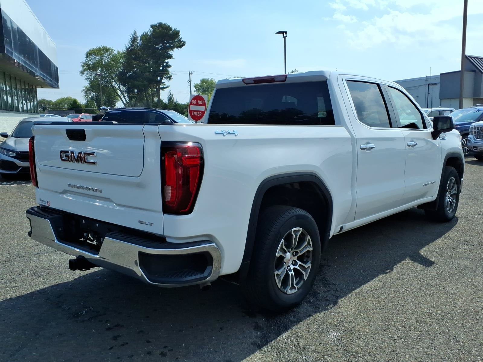 Used 2025 GMC Sierra 1500 SLT AWD/4WD image 3