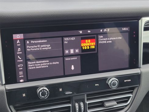 Certified 2023 Porsche Macan image 17